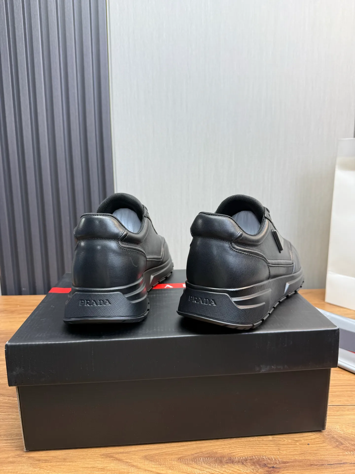Factory price 640💰 [PRADA] Popular items in men's shoe counters, synchronized with the official website, 1 high-quality shipment ✔️Original cowhide + cowhide lining, 1🆚1 replica, original sole, 38-45 (45 customized, non-refundable)